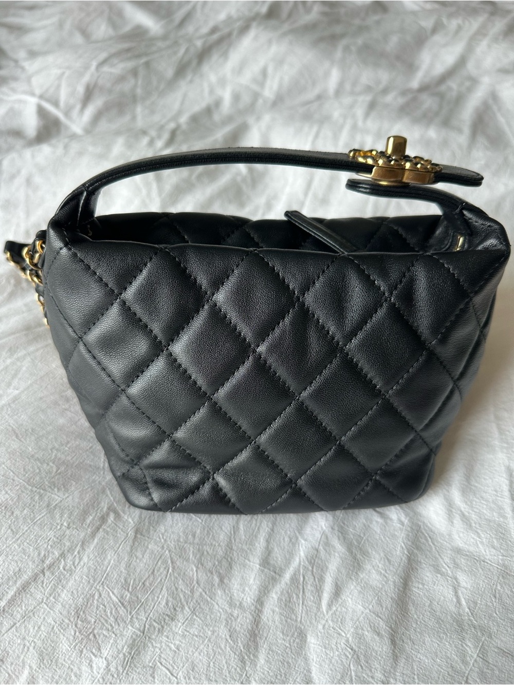 CHANEL Black Quilted Hobo 19 100% Authentic Matelasse Small Perfect Meeting